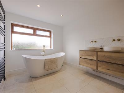 En-suite bathroom